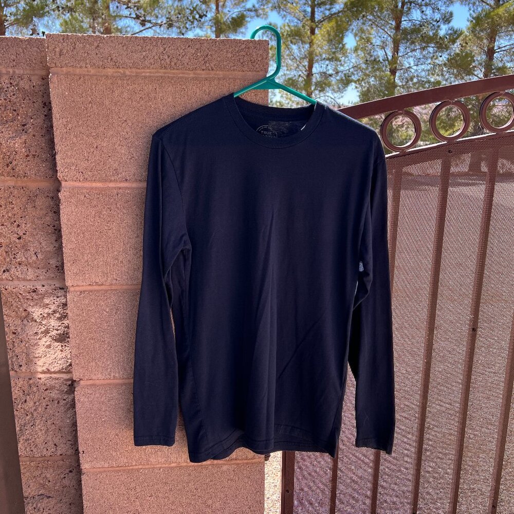 True Classic Long Sleeve - M